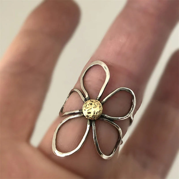 Line Flower Ring