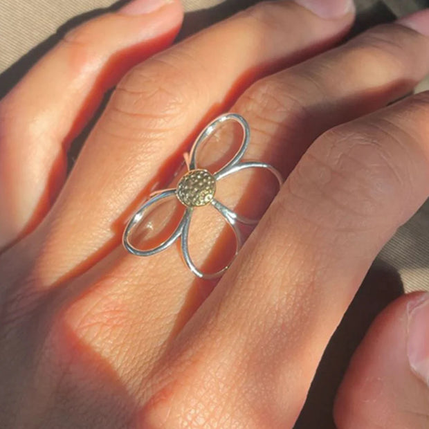 Line Flower Ring