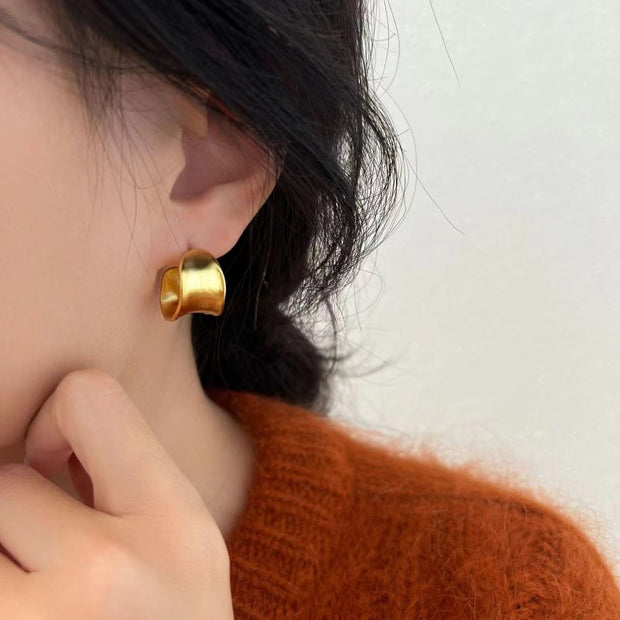 Irregular Wide Faceted C-Shaped Earrings