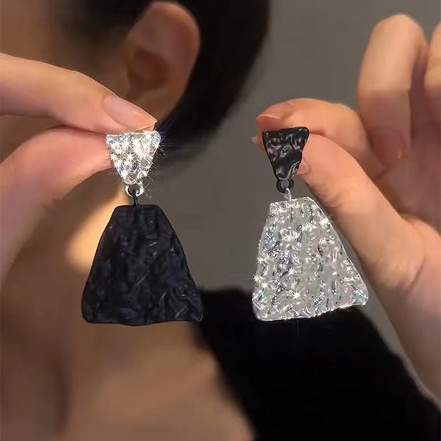 Meteorite Textured Black and White Color Clash Earrings