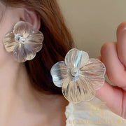 Line Flower Pearl Earrings