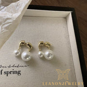 Simple Size Pearl Earrings