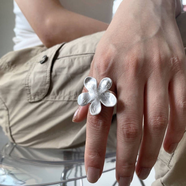 A little flower ring