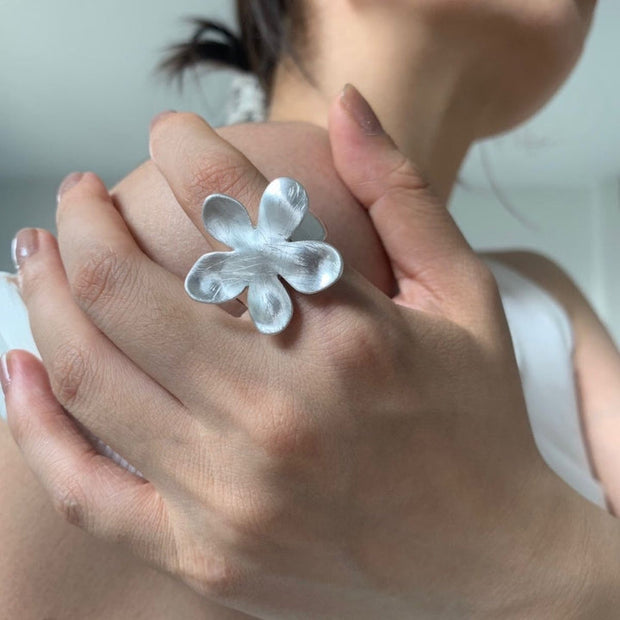 A little flower ring