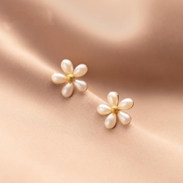 Sterling Silver Gentle Pearl Flower Earrings